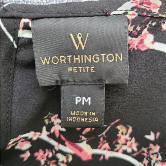 Chiffon Floral Bird Blouse. - Picture 5 of 5